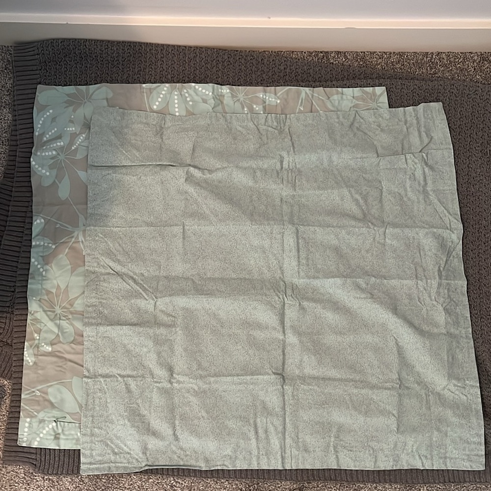 Style & Co. Macys Pair of 2 Euro Pillow Shams in "Leaves" Collection